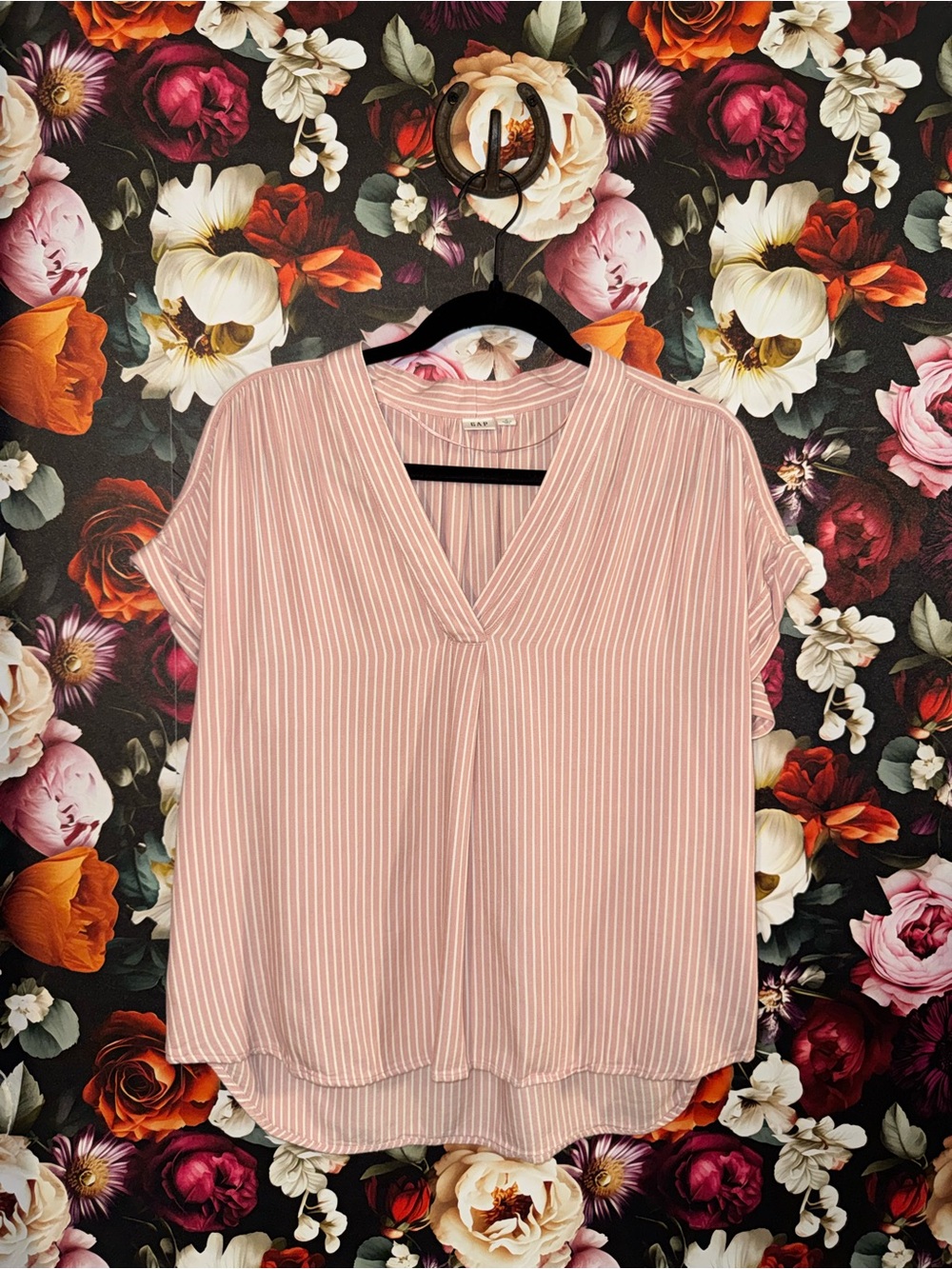 GAP Dusty Blush Pink Vertical-Stripe V-Neck Short Sleeve Blouse, Medium